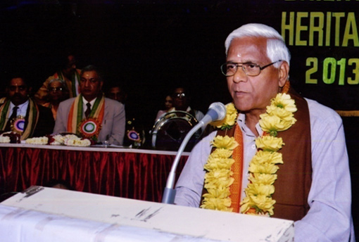 Prof. Dr. Lakshman Chaturvedy, Vice-Chancellor Guru Ghasidas Vishwa Vidyalaya, Delivering Lecture