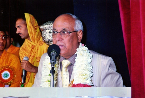 Prof. Dr. V. P. S. Arora, Vice-Chancellor, Kumaum University, Jharkhand, Delivering Lecture