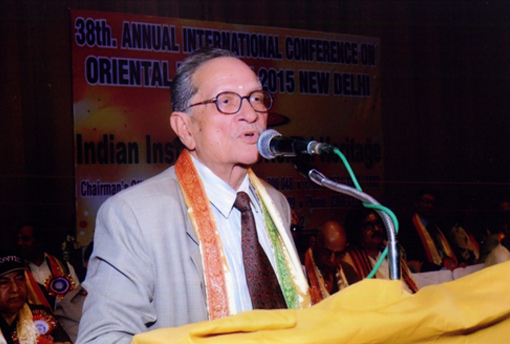 Prof. Suresh Prasad Singh, Vice-Chancellor, Virkanwar Singh University, Delivering Lecture