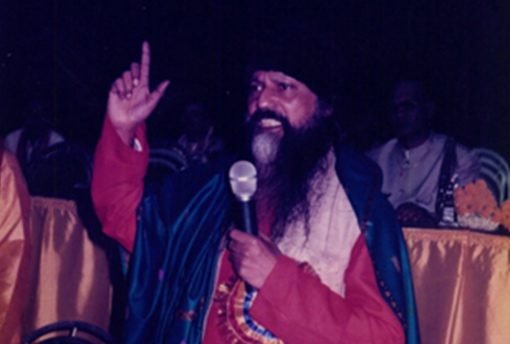 Acharya Satyananda, Eminent Astrologer, delivering his lecture.