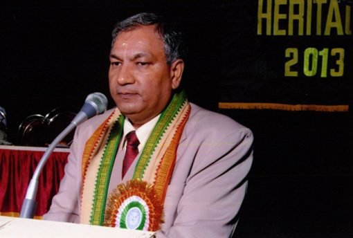 Dr. Harish K. Sood, Principal K.R.M.D.A.V. College, Jalandhar, delivering his lecture.