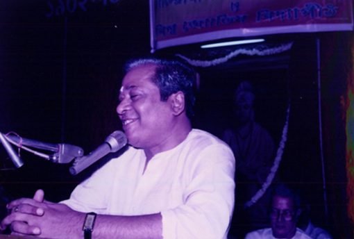 Dr. Radheshyam Brahmachari, Head of the Department Applied Physic, Calcutta Science College, delivering his lecture.