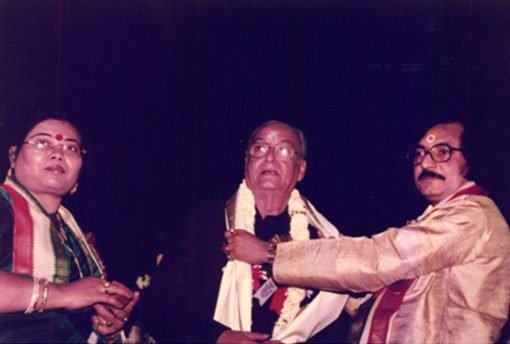 Dr. Ramkrishna Sastri, Chairman of Institute offering Shawl to Shri Moumitra Chattopadhyay, Eminent Artist in Bengali Film.