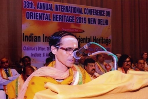 Prof. Rabindranath Bhattacharya, delivering his lecture.
