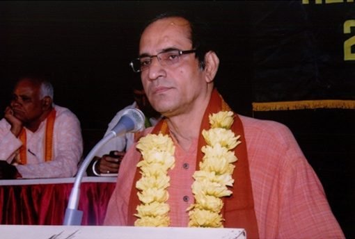 Shri Chaitanyamoy Nanda, delivering his lecture