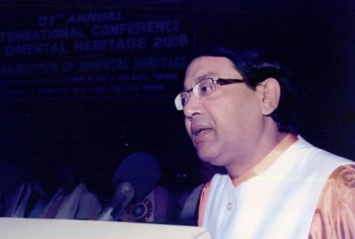 Shri Kushal Chowdhury, Trustee, Lokemata Rani Rashmani Foundation, Dakshineswar Kali Temple, delivering his lecture.